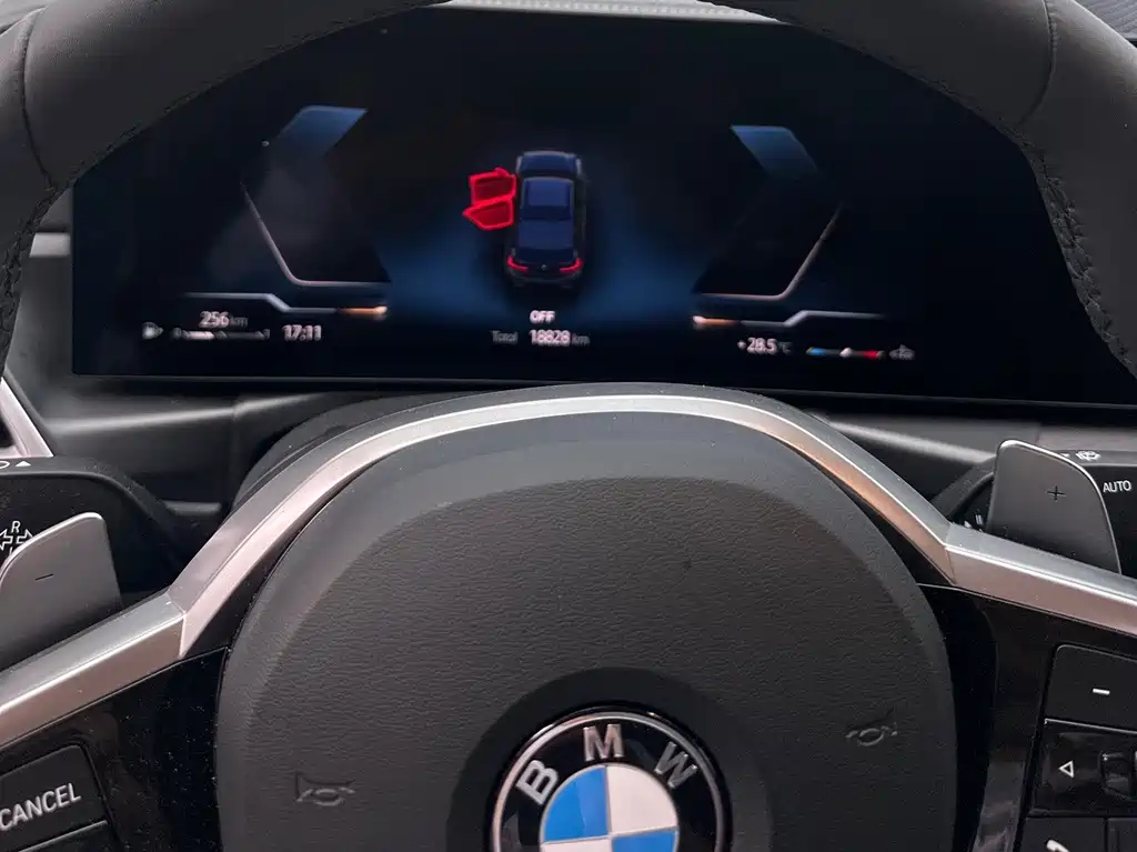 BMW 3 Series 2025 — фото 12
