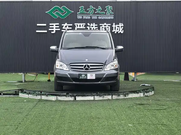 Mercedes-Benz Viano 2013