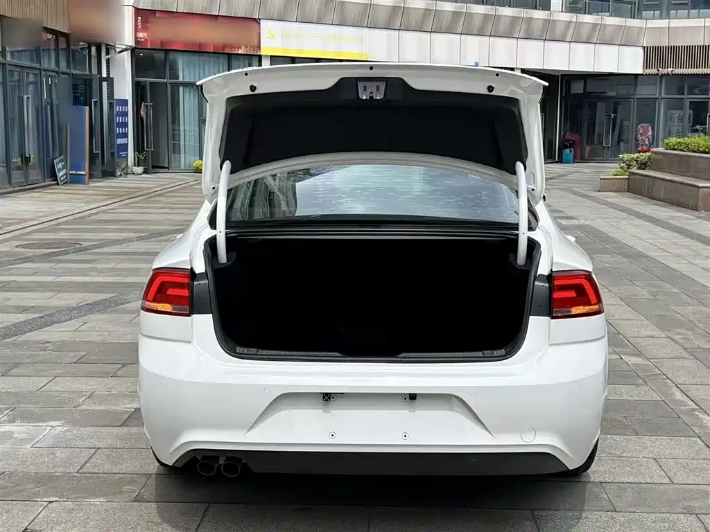 Volkswagen Lamando 2018 — фото 19