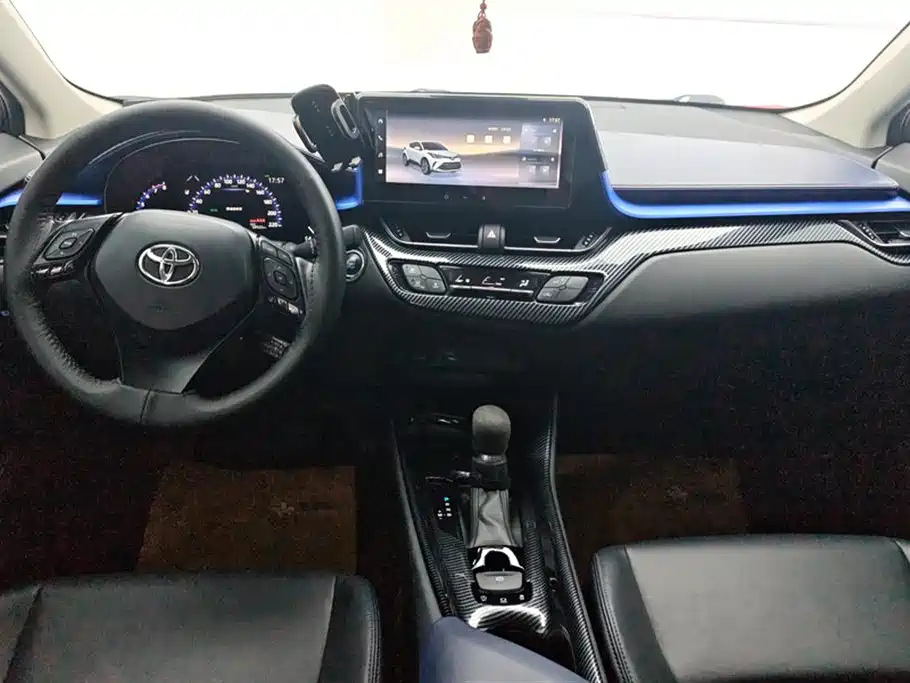 Toyota C-HR 2024 — фото 12