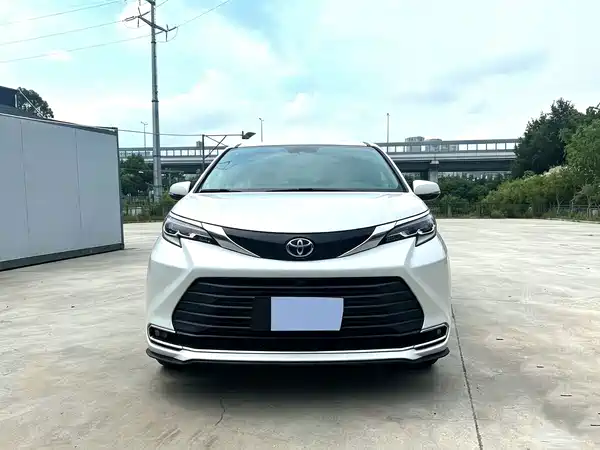Toyota Sienna 2023