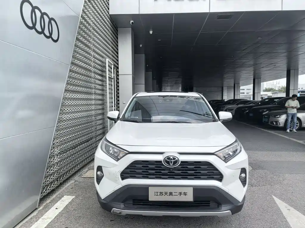 Toyota RAV4 2021
