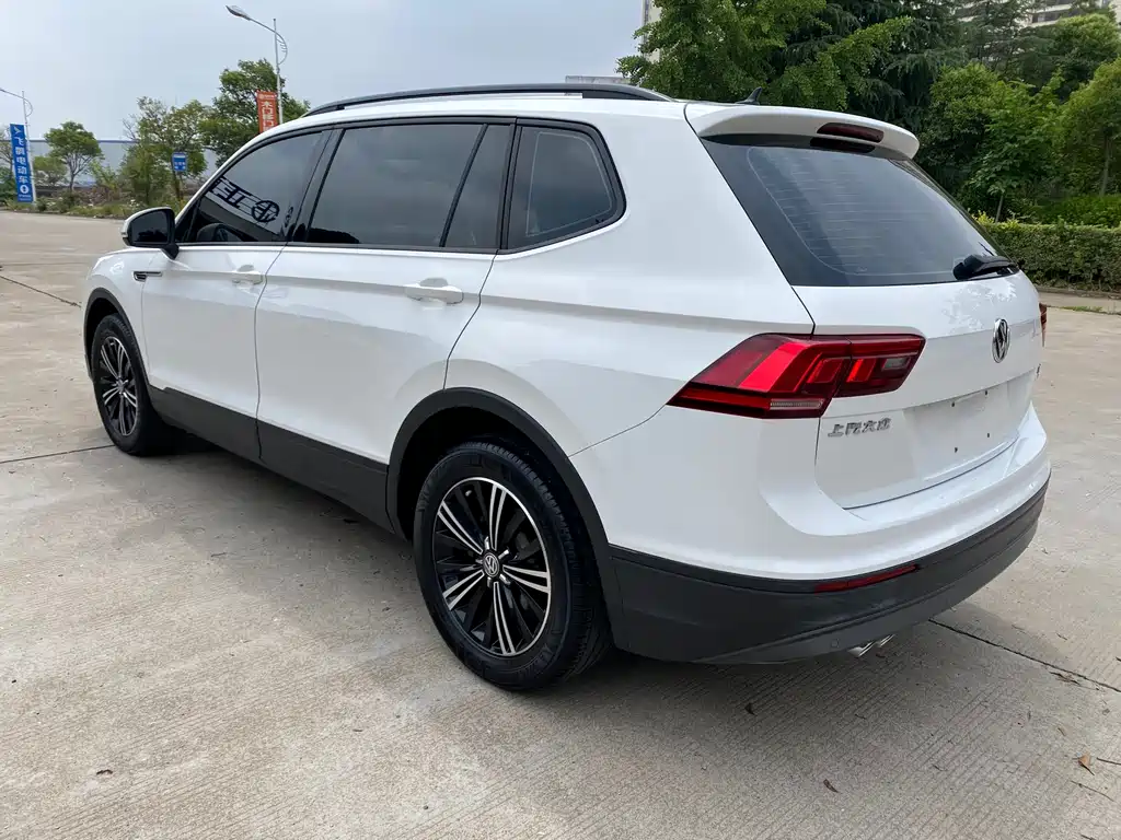 Volkswagen Tiguan L 2021 — фото 13