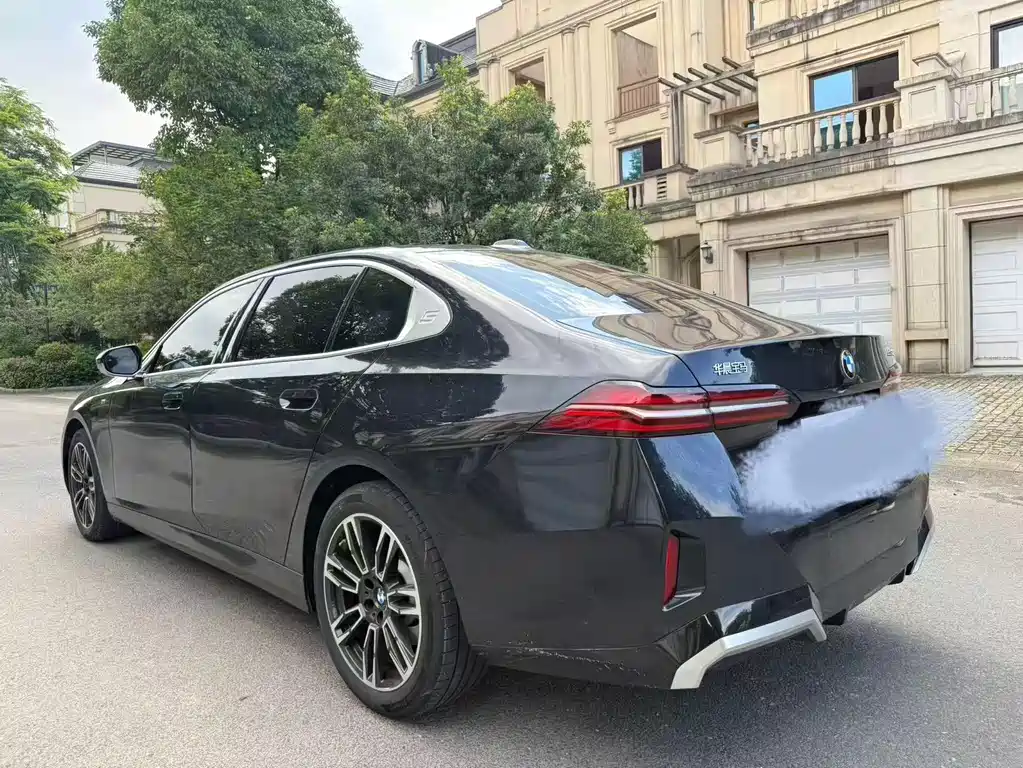 BMW 5 Series 2024
