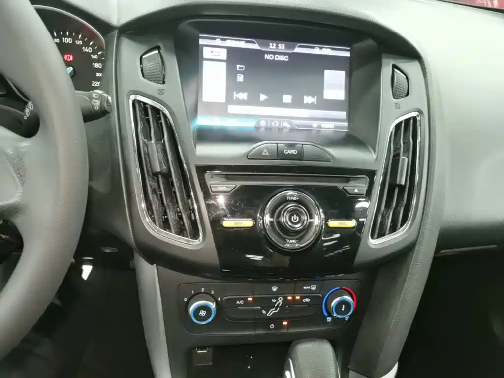 Ford Focus 2015 — фото 13