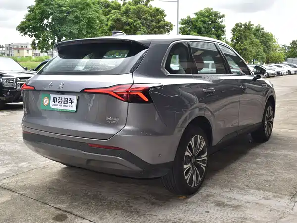 Hongqi HS6 PHEV 2025