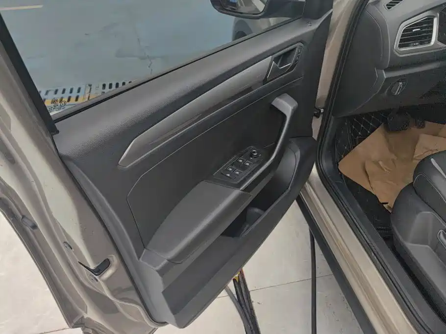 Volkswagen T-Roc 2020
