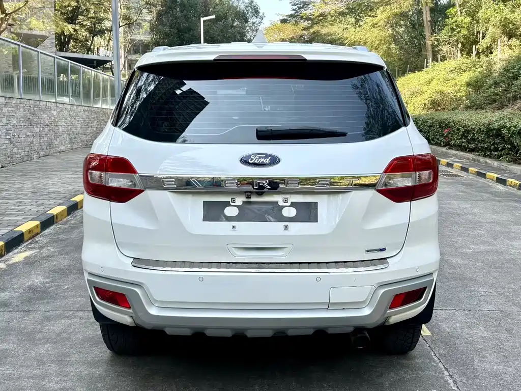 Ford Everest 2017 — фото 9