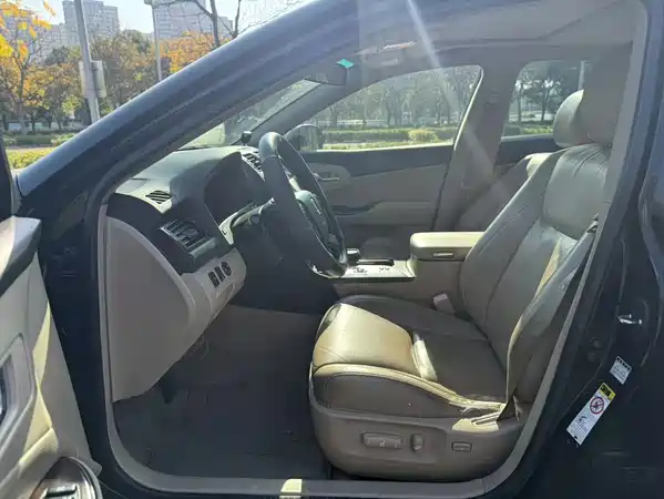 Toyota Crown 2010