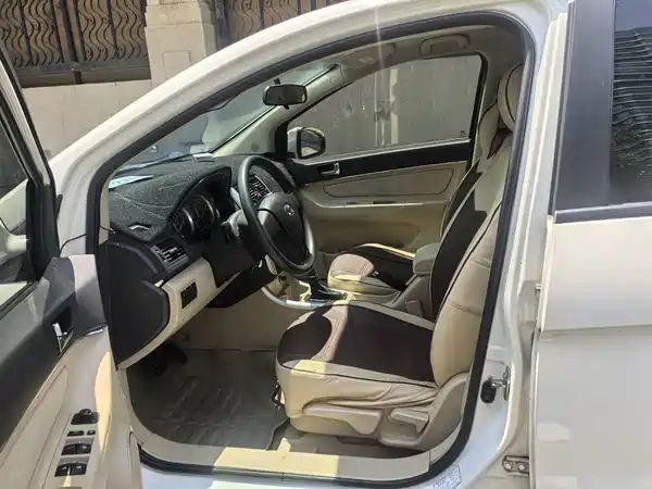 BAIC Motor E Series 2015