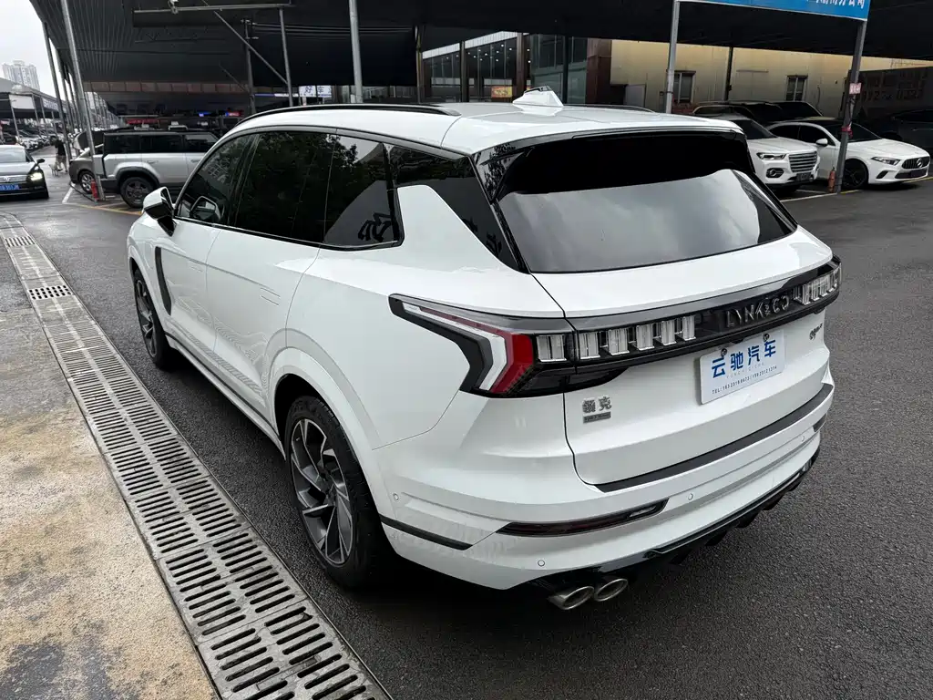 Lynk & Co 09 EM-P 2024 — фото 7