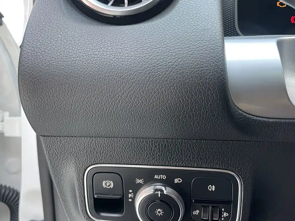 Mercedes-Benz GLB 2020 — фото 15