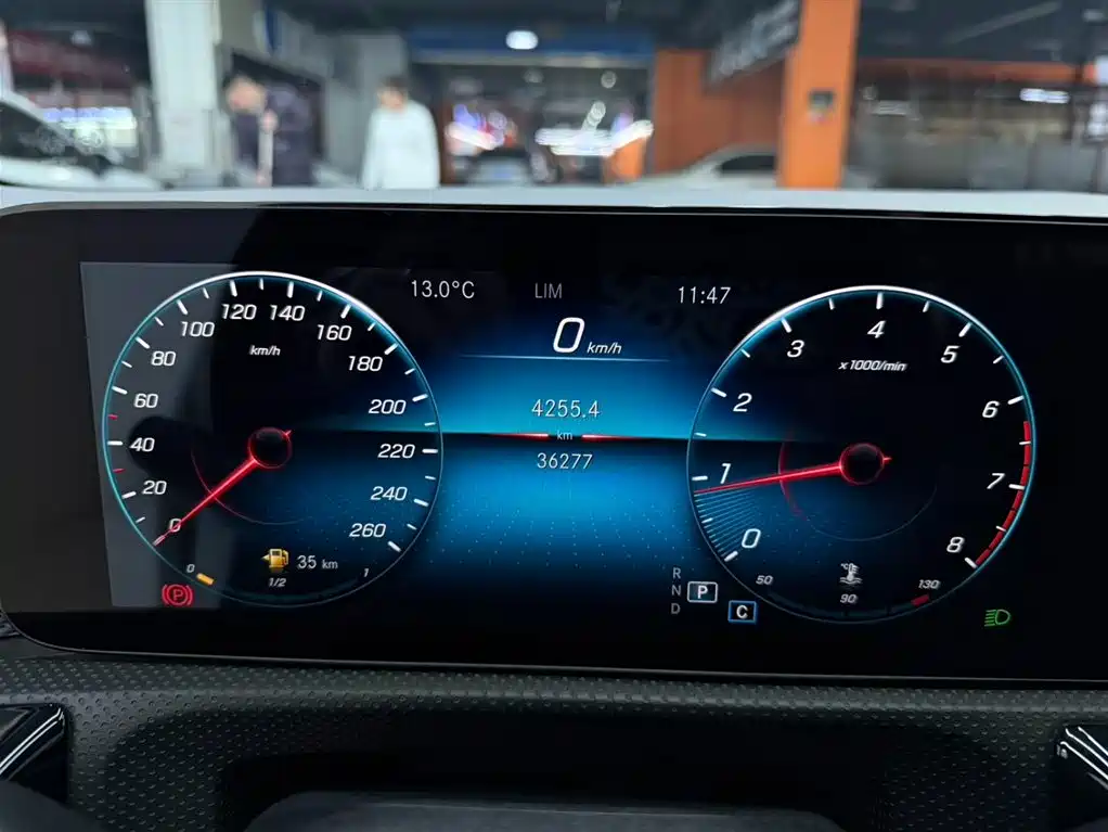 Mercedes-Benz A-Class 2022 — фото 10