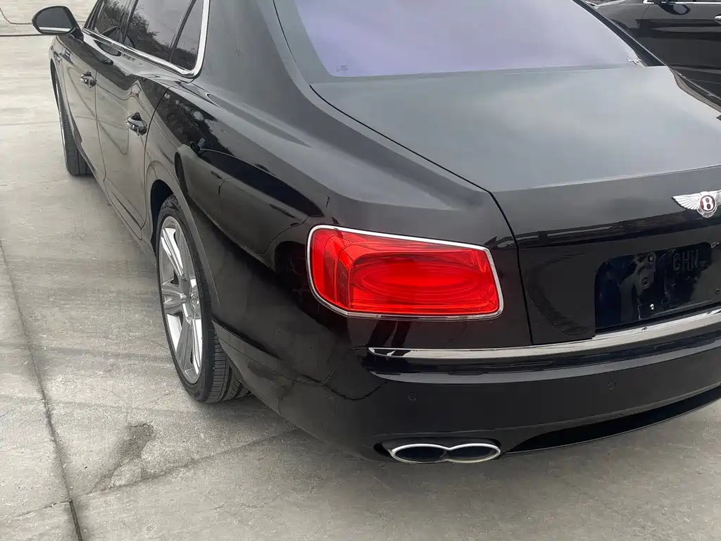 Bentley Flying Spur 2019 — фото 9