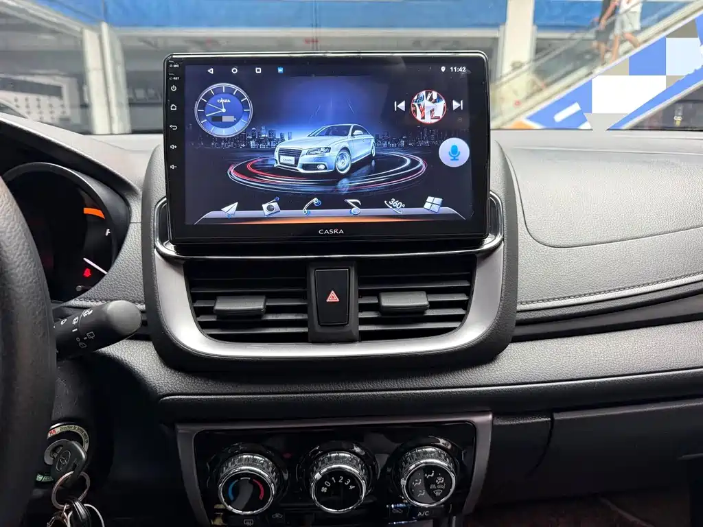 Toyota Yaris L 2022 — фото 11