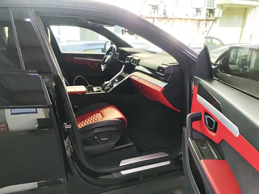 Lamborghini Urus 2020 — фото 10