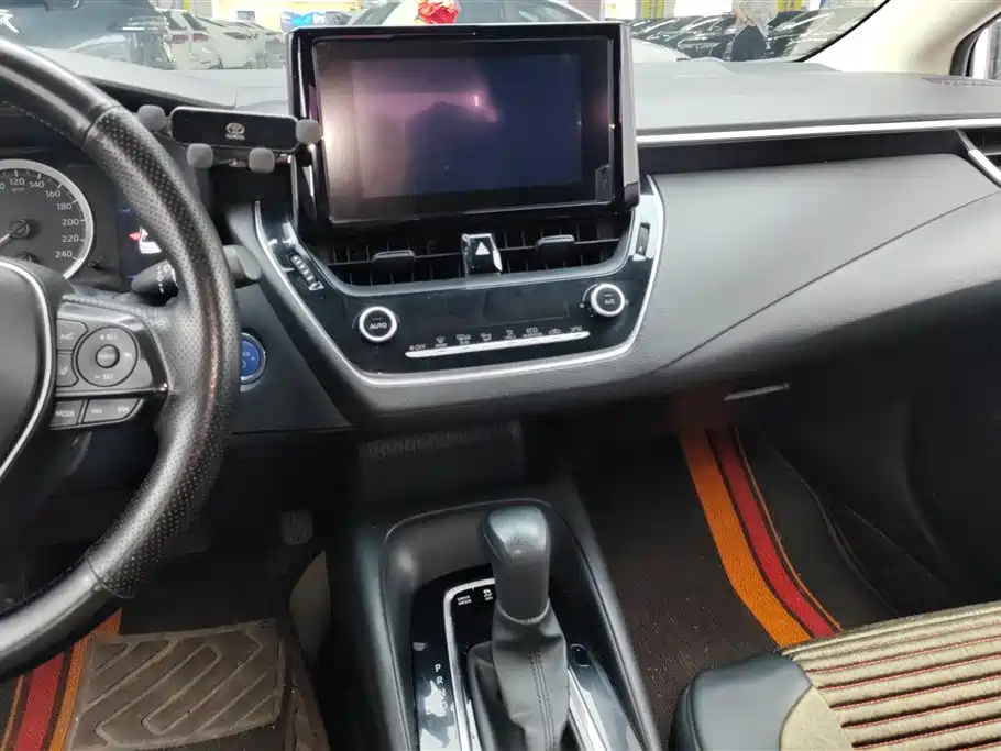 Toyota Corolla 2022 — фото 13