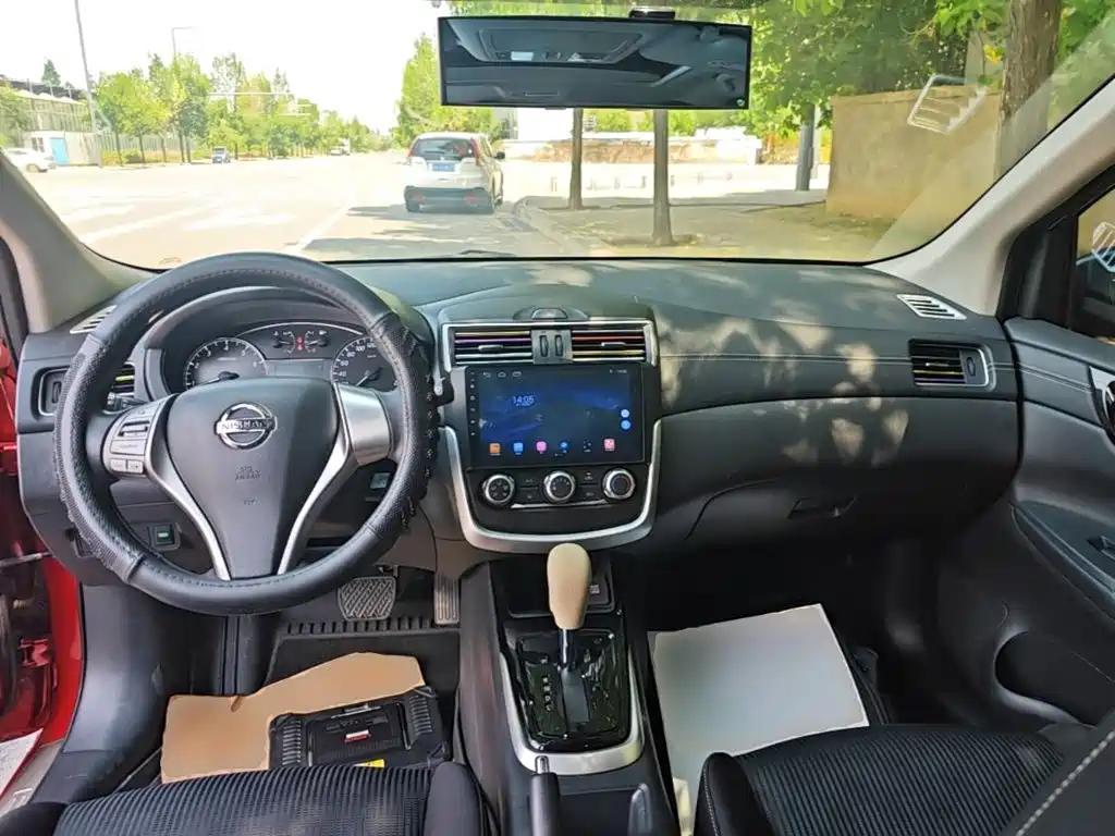 Nissan Tiida 2018 — фото 10