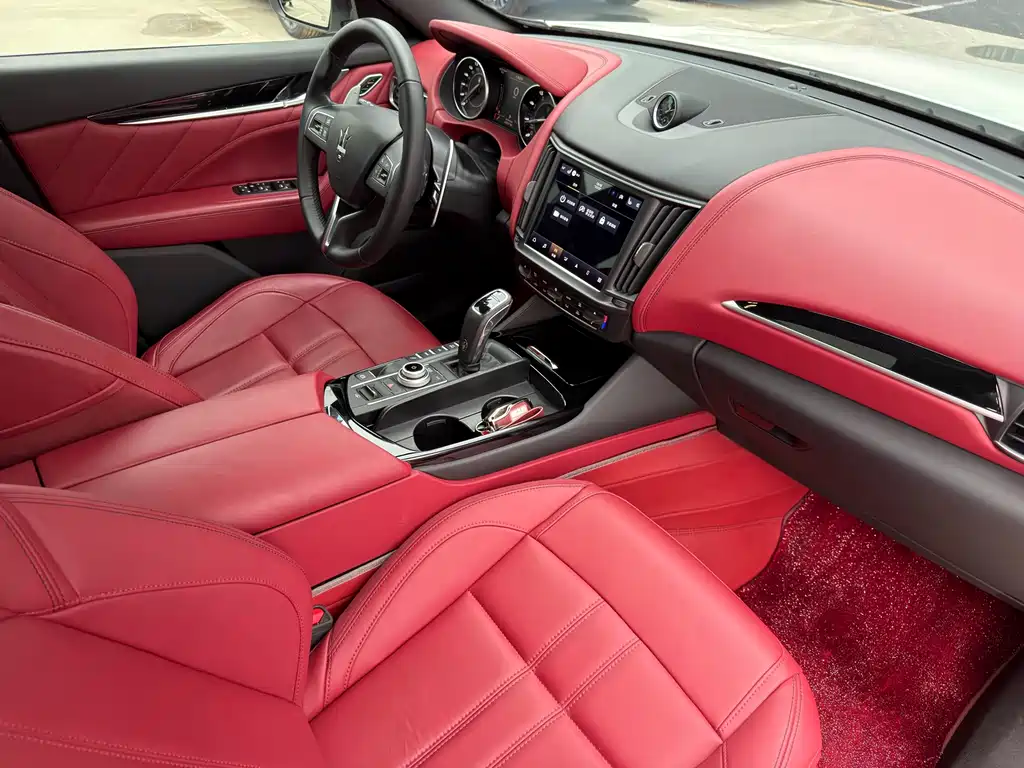 Maserati Levante 2023 — фото 14