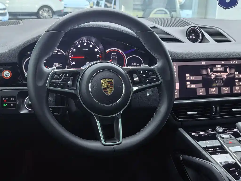 Porsche Cayenne 2020 — фото 11