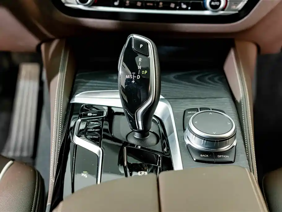 BMW 5 Series 2022 — фото 14