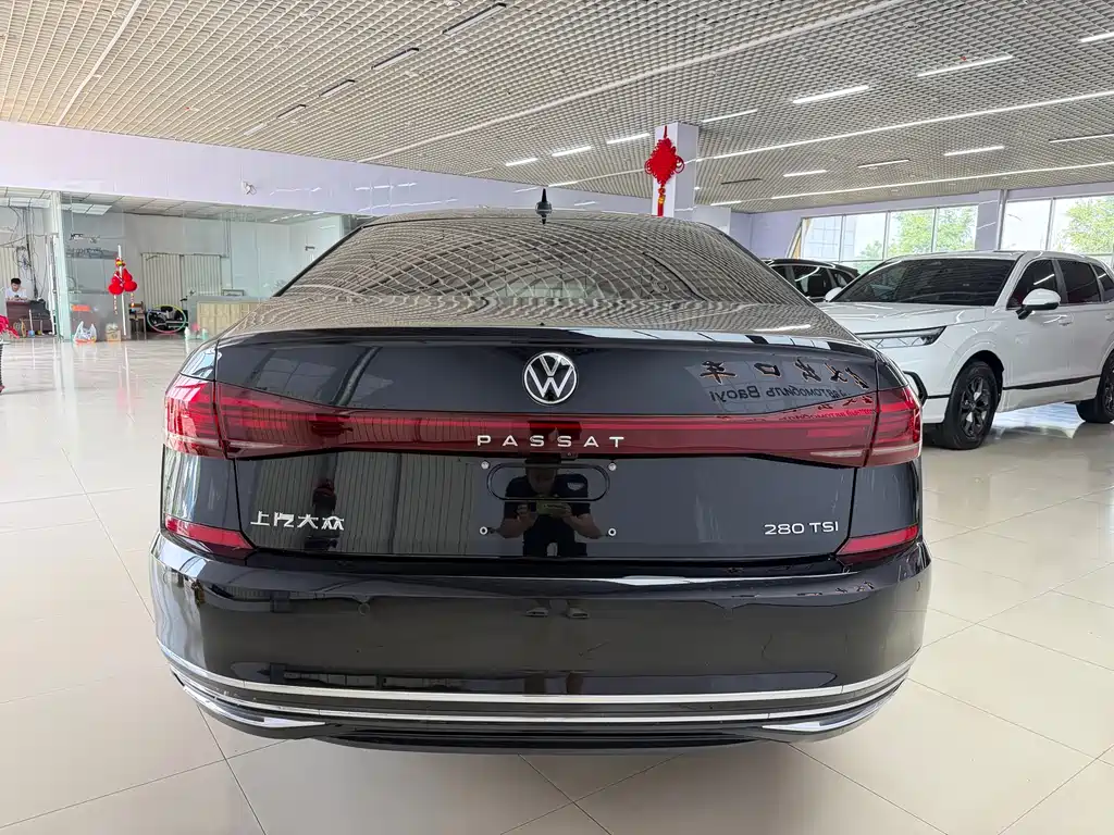 Volkswagen Passat 2022 — фото 17