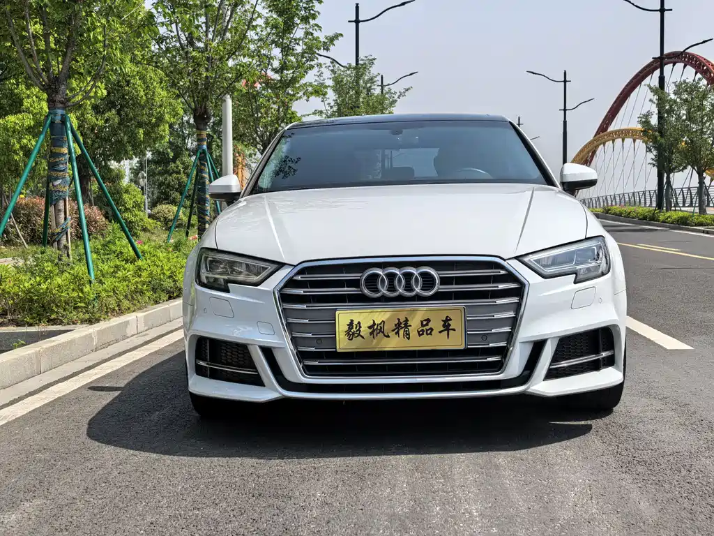 Audi A3 2019 — фото 2