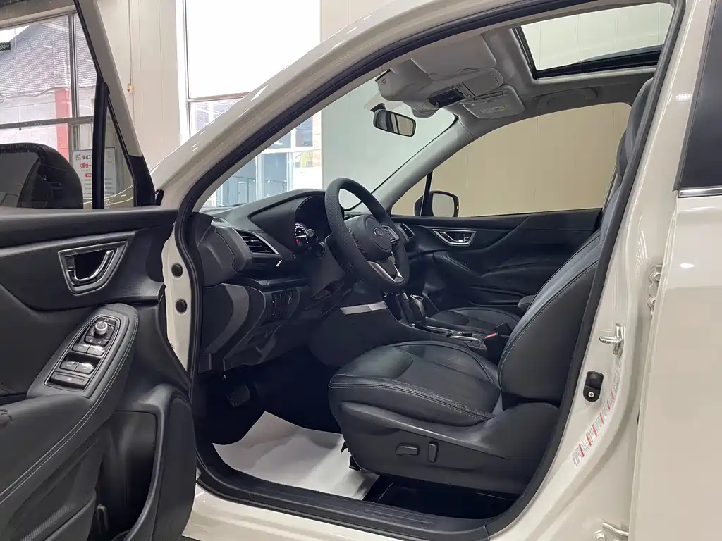 Subaru Forester 2019 — фото 13