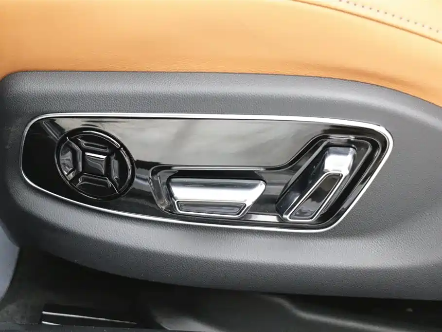 Audi A8 2024 — фото 12