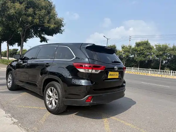 Toyota Highlander 2021