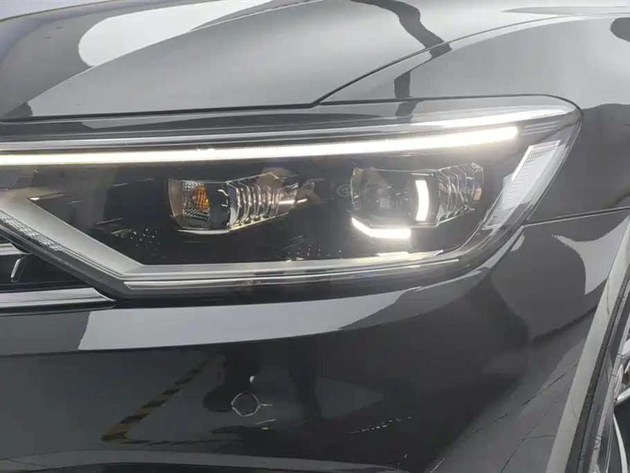 Volkswagen Magotan 2025