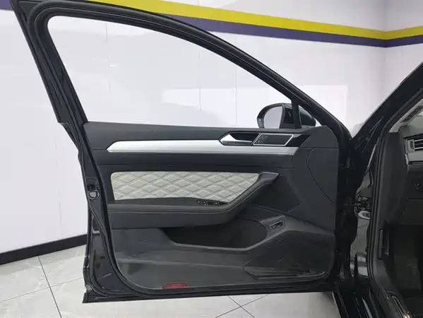 Volkswagen Magotan 2025