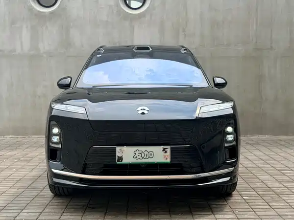 NIO ES8 2025
