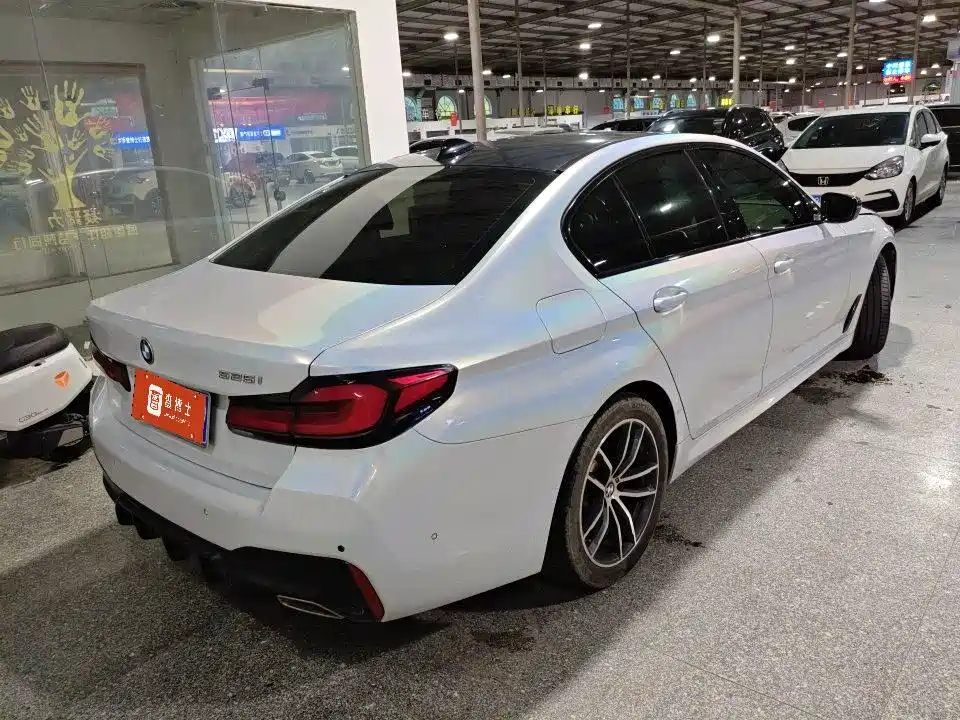 BMW 5 Series 2021