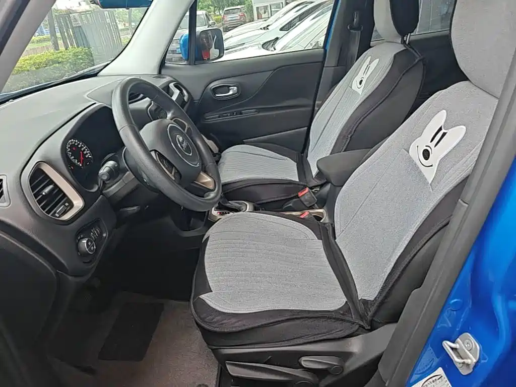 Jeep Renegade 2017 — фото 15
