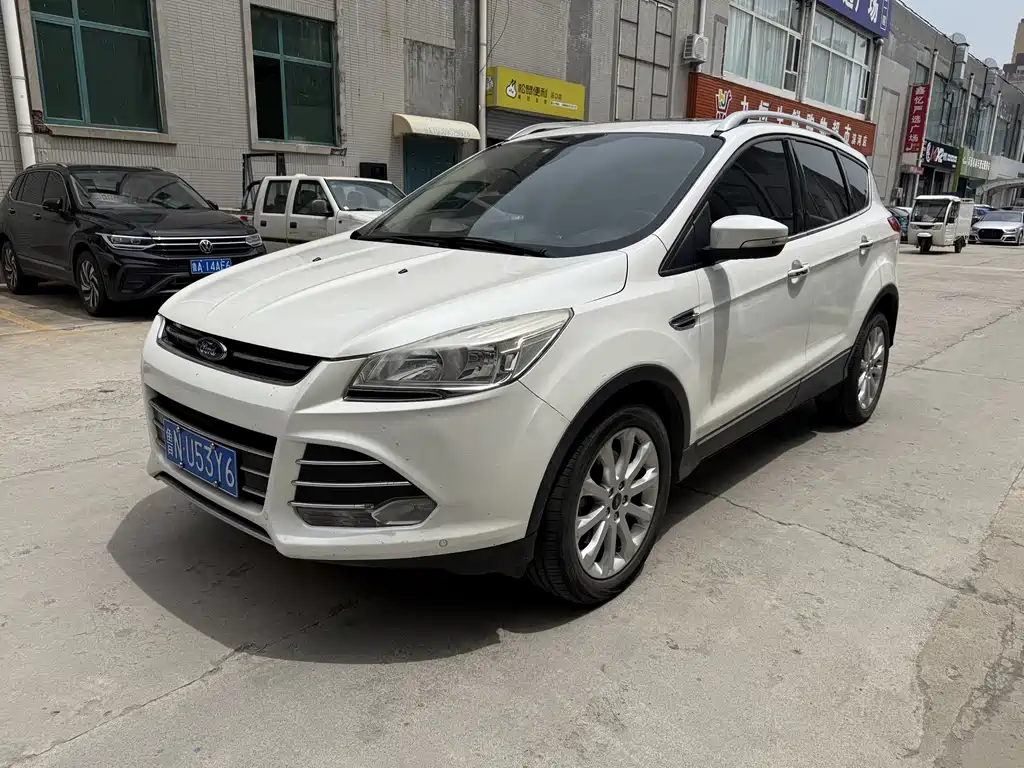 Ford Kuga 2016 — фото 1