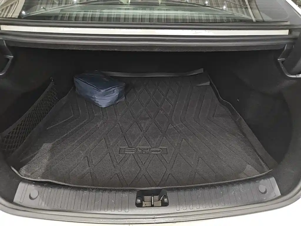 BYD Seal 07 DM-i 2025 — фото 19