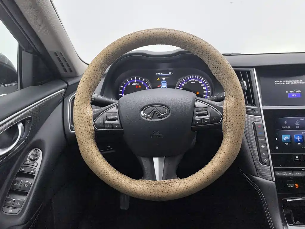 Infiniti Q50L 2017 — фото 11