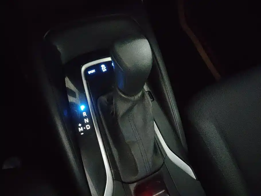 Toyota Corolla 2019 — фото 16