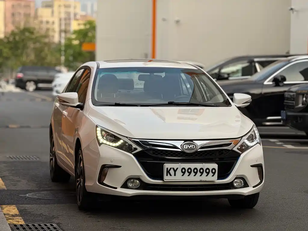 BYD Qin NEV 2016 — фото 3