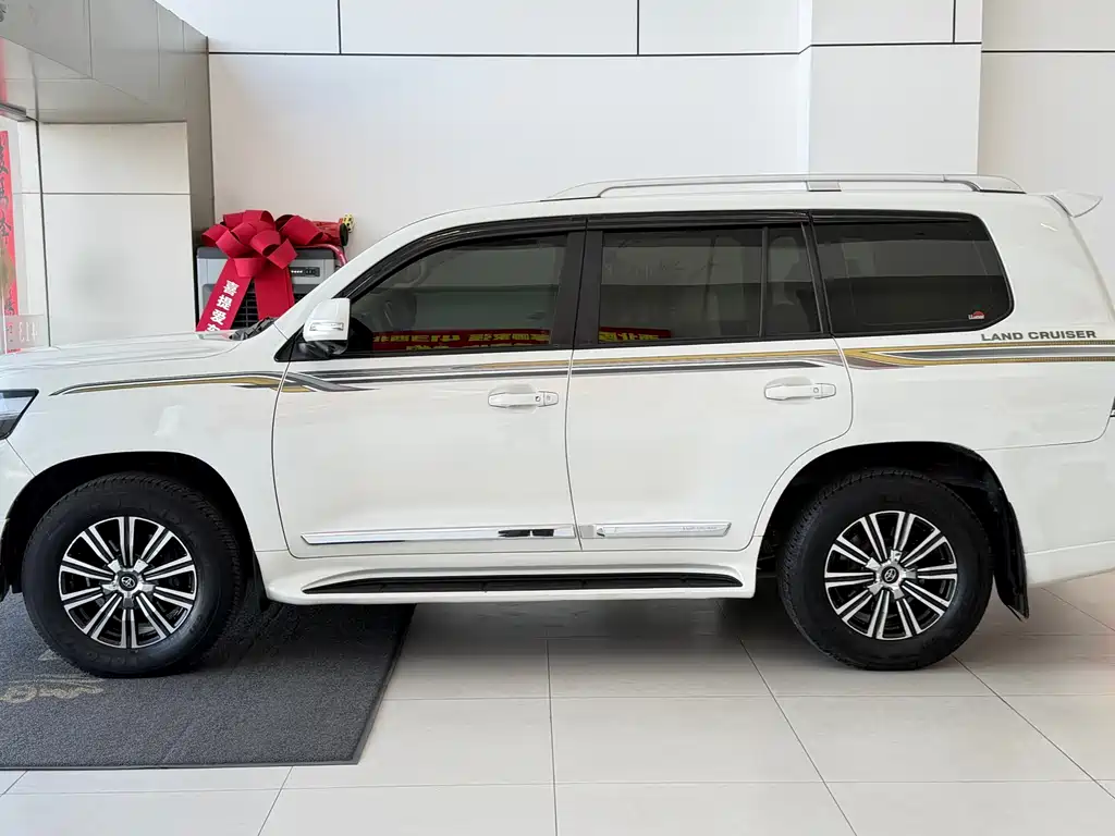Toyota Land Cruiser 2014 — фото 12