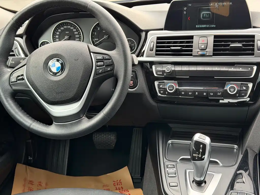BMW 3 Series GT 2019 — фото 16