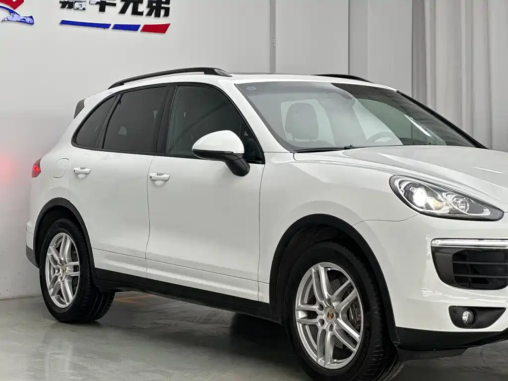 Porsche Cayenne 2015 — фото 7