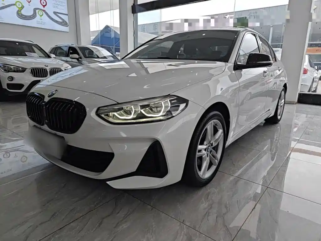 BMW 1 Series 2021 — фото 1