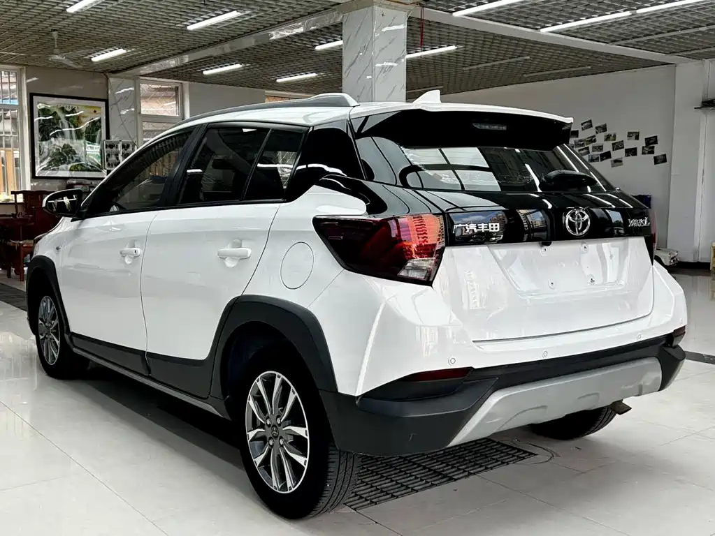 Toyota Yaris L 2022