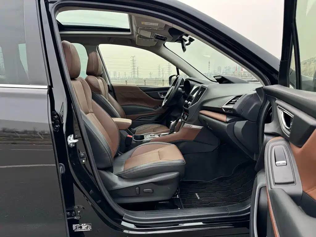 Subaru Forester 2023 — фото 20