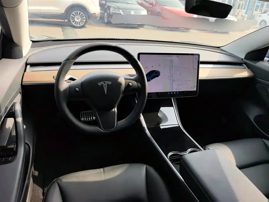 Tesla Model 3 2020 — фото 12