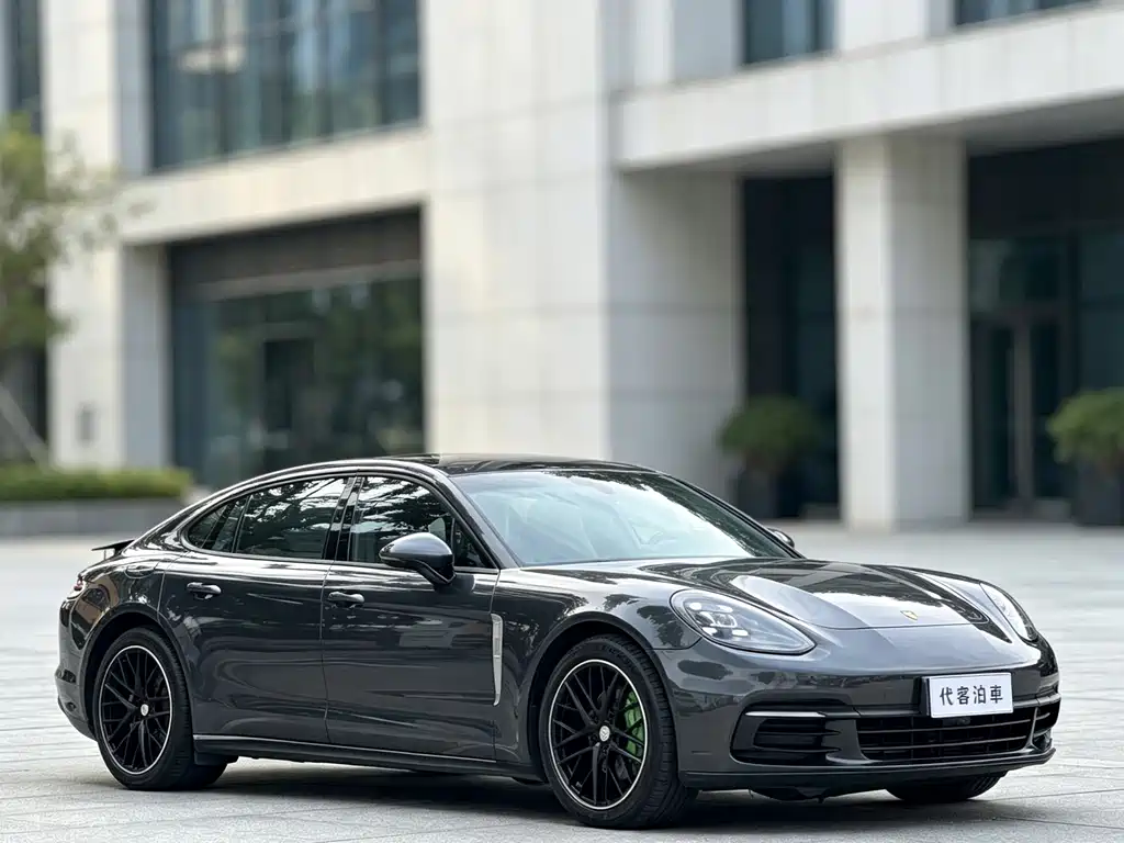 Porsche Panamera 2018 — фото 2