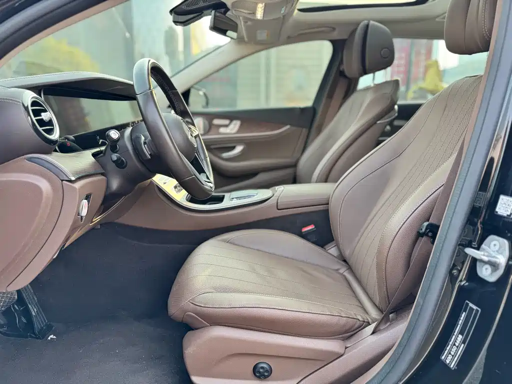 Mercedes-Benz E-Class 2023 — фото 15