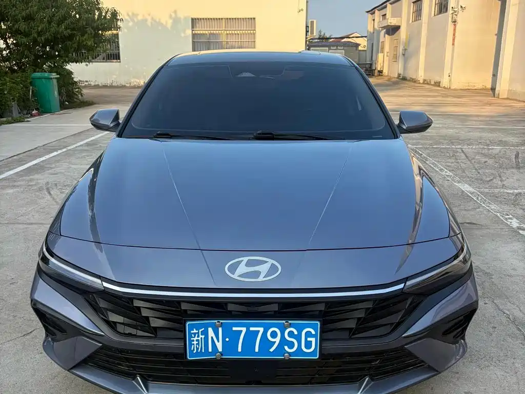 Hyundai Elantra 2024